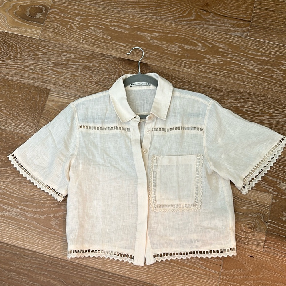 Abercrombie and Fitch Linen and Crochet Button Down Shirt